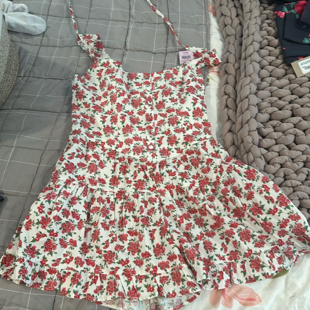 Wild fable floral romper size medium